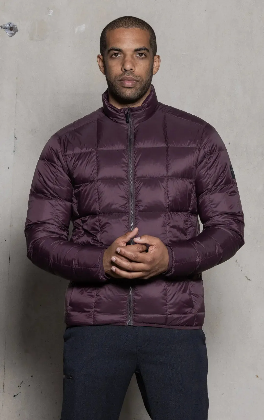 ESSENTIAL LIGHTWEIGHT DOWN JACKET