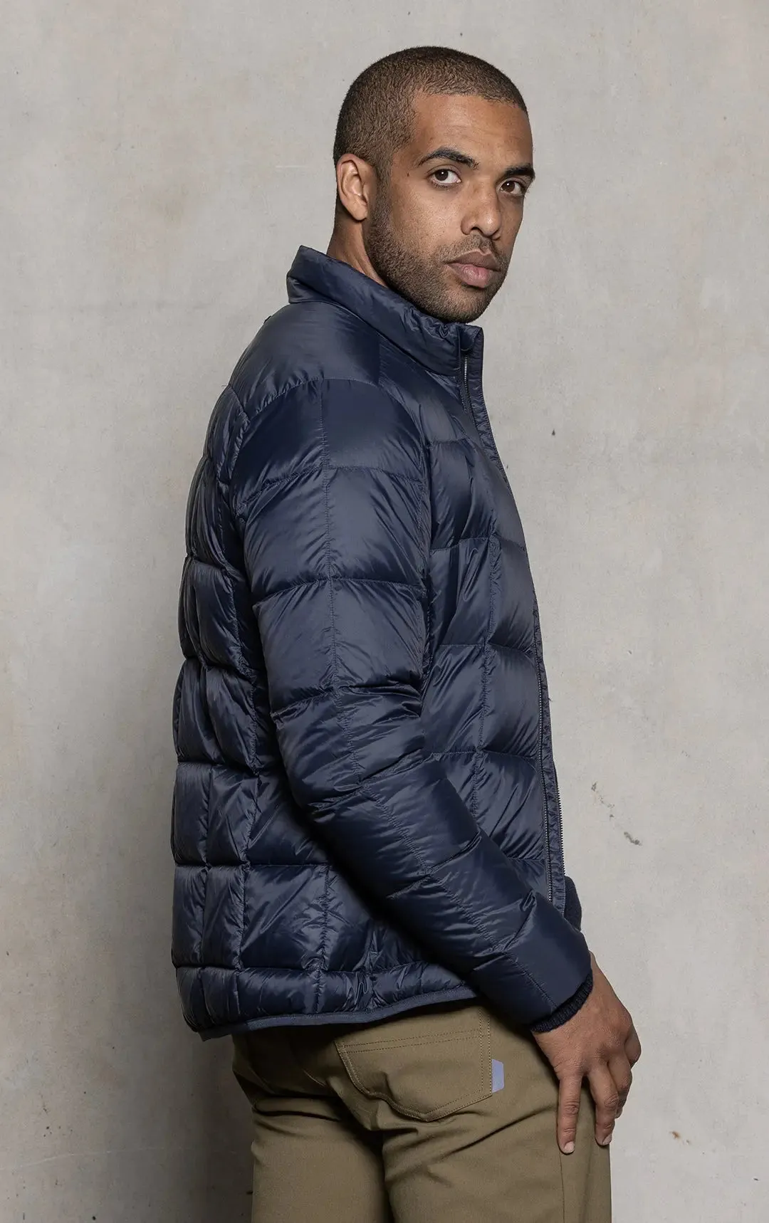 ESSENTIAL LIGHTWEIGHT DOWN JACKET