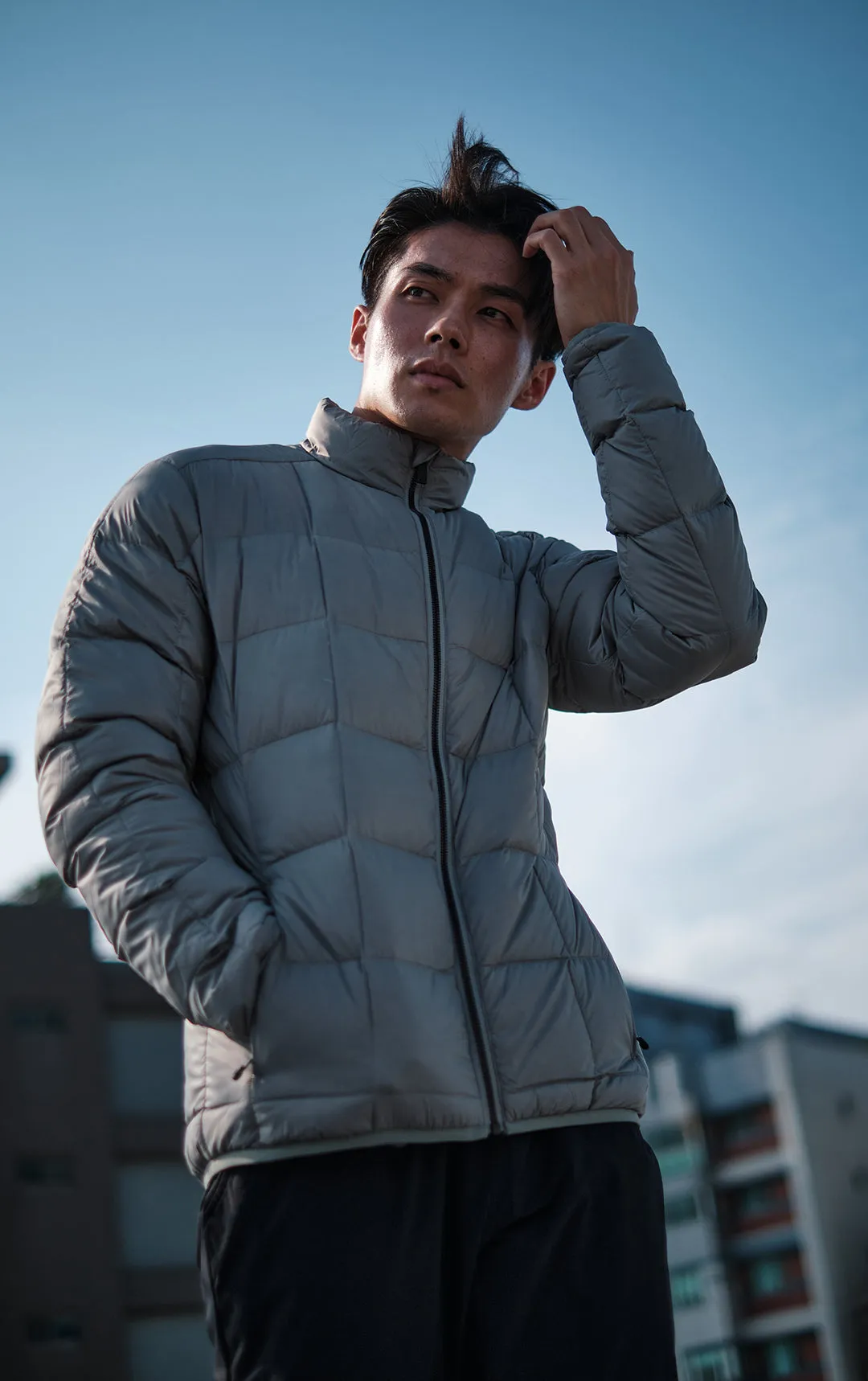 ESSENTIAL LIGHTWEIGHT DOWN JACKET