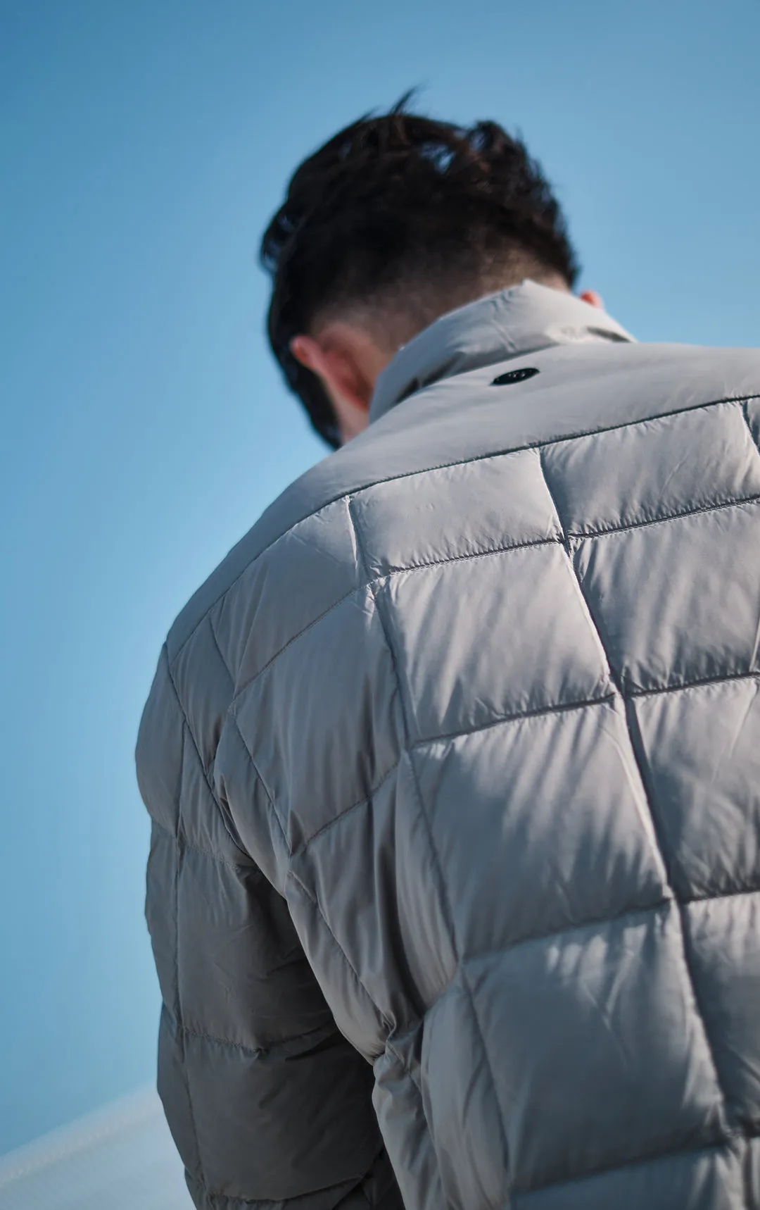 ESSENTIAL LIGHTWEIGHT DOWN JACKET